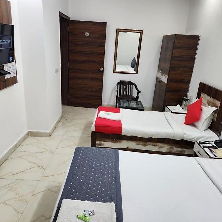 Hotel Clayton Near Igi Airport Delhi New Delhi Exterior photo