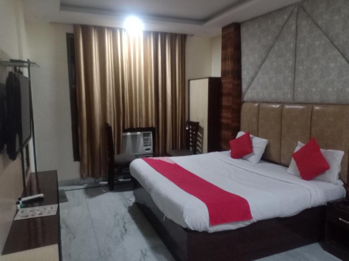 Hotel Clayton Near Igi Airport Delhi New Delhi Exterior photo