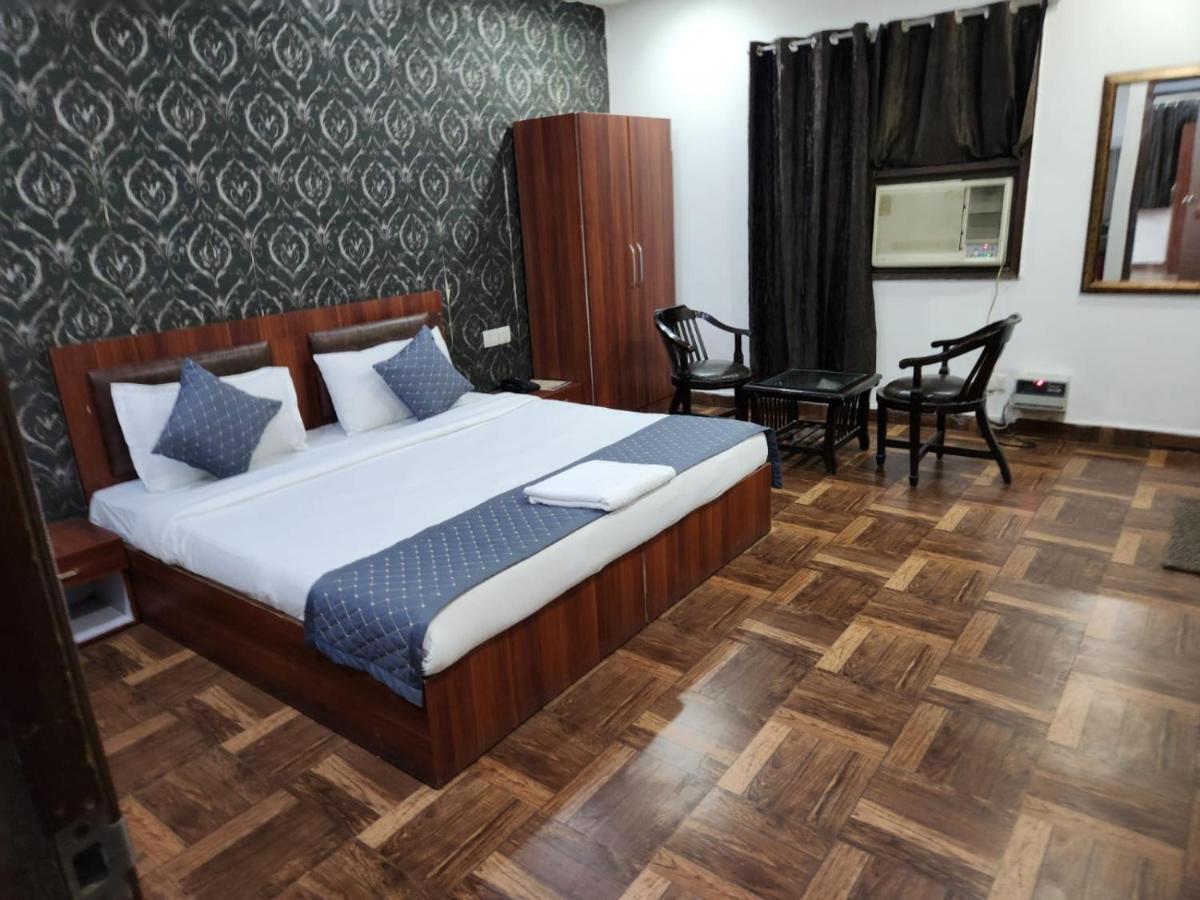 Hotel Clayton Near Igi Airport Delhi New Delhi Exterior photo