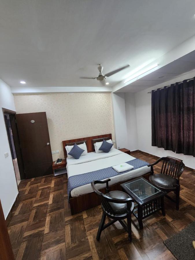Hotel Clayton Near Igi Airport Delhi New Delhi Exterior photo
