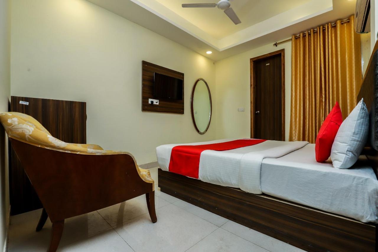 Hotel Clayton Near Igi Airport Delhi New Delhi Exterior photo
