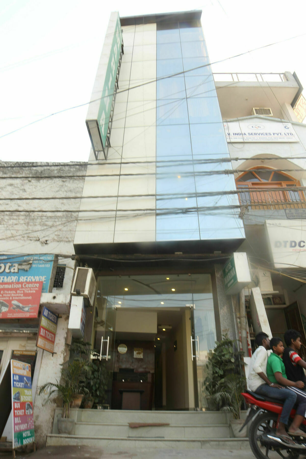 Hotel Clayton Near Igi Airport Delhi New Delhi Exterior photo