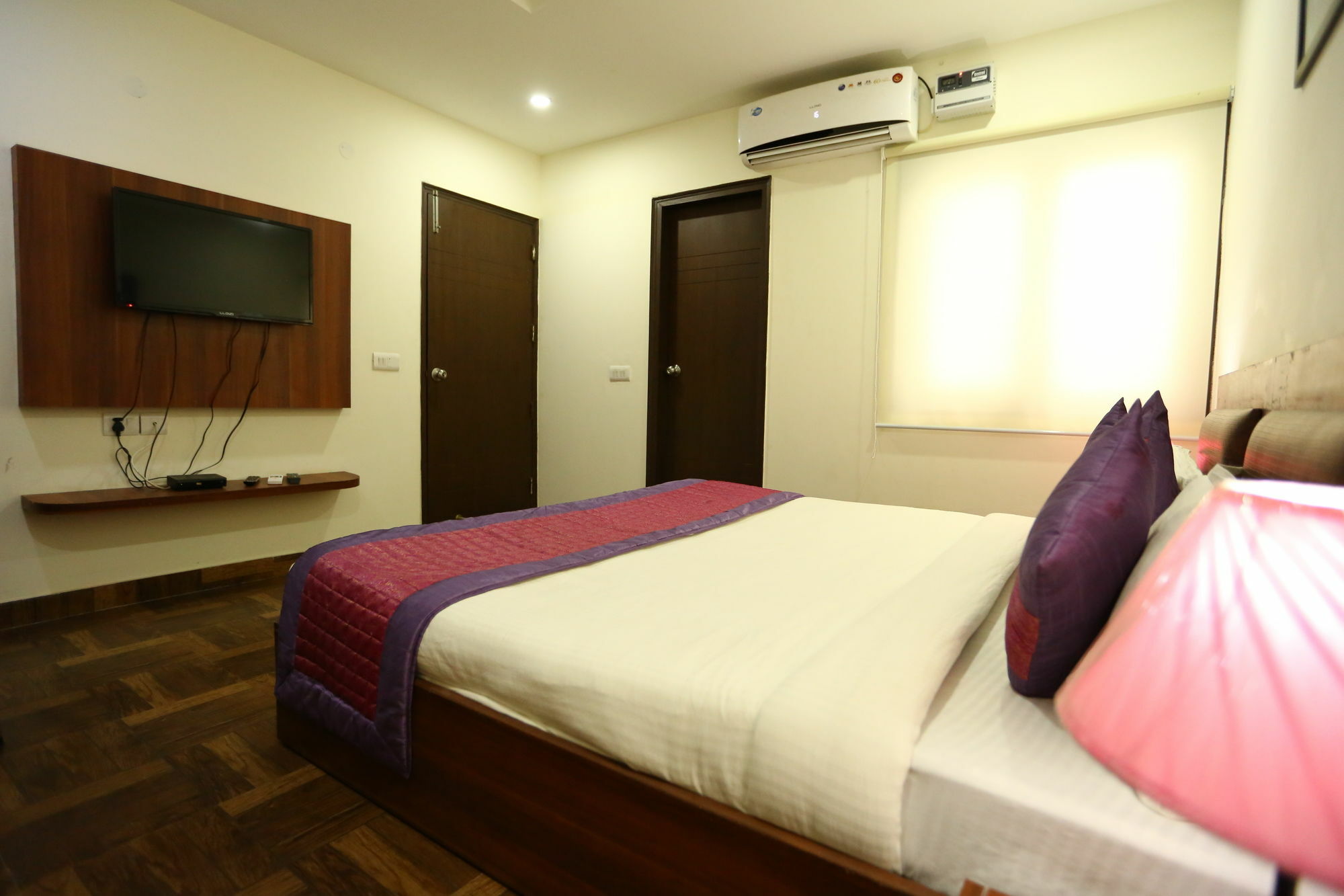 Hotel Clayton Near Igi Airport Delhi New Delhi Exterior photo