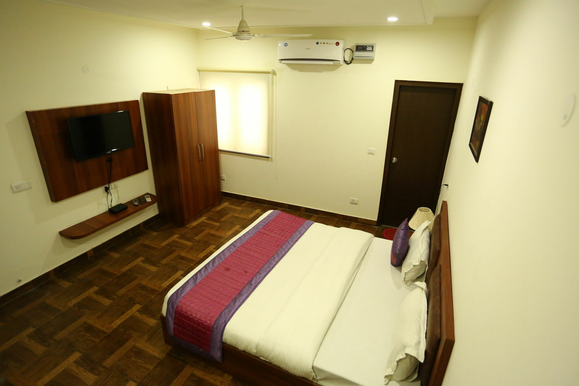 Hotel Clayton Near Igi Airport Delhi New Delhi Exterior photo